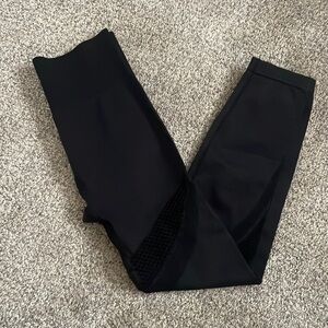 Zyia black leggings with mesh S